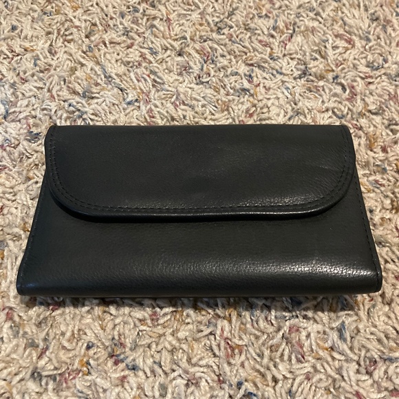 NWT Women’s Rolf’s Clutch Wallet - Picture 1 of 9